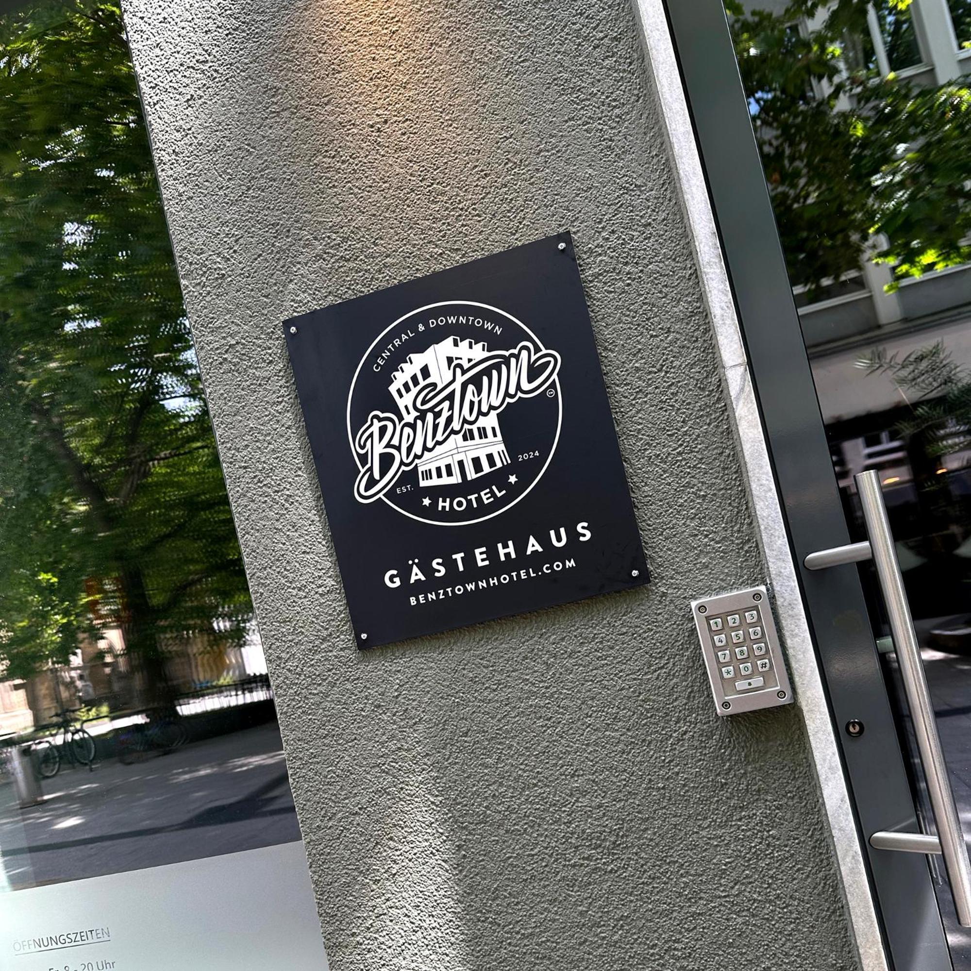 Benztown Hotel Gaestehaus Stuttgart Extérieur photo